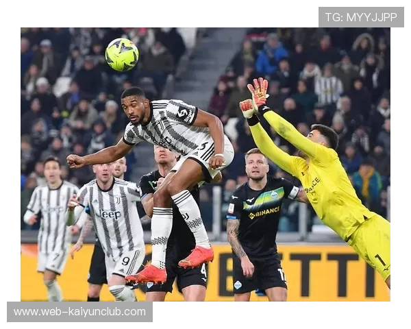 尤文图斯边线深度推进紧逼后防